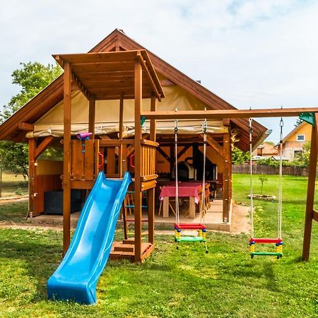 Zsambeki Vendeghaz -Anno1815- Hotel Zewnętrze zdjęcie