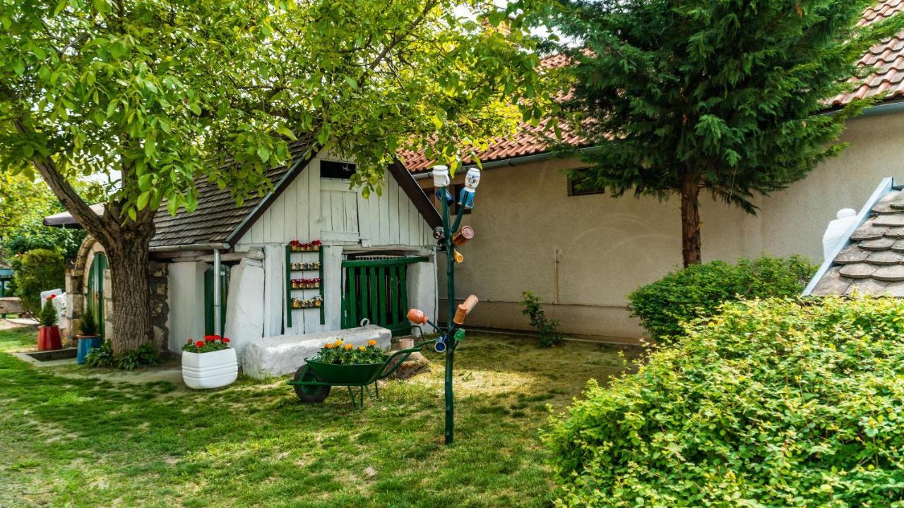 Zsambeki Vendeghaz -Anno1815- Hotel Zewnętrze zdjęcie