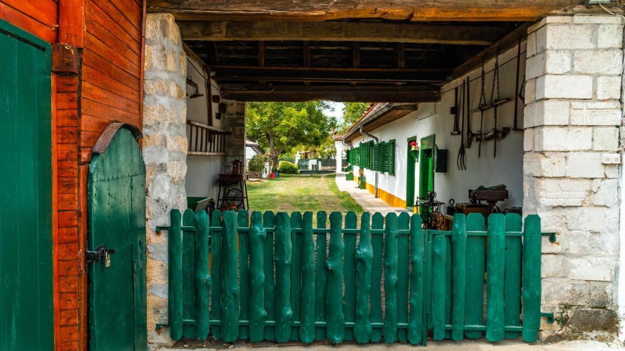 Zsambeki Vendeghaz -Anno1815- Hotel Zewnętrze zdjęcie